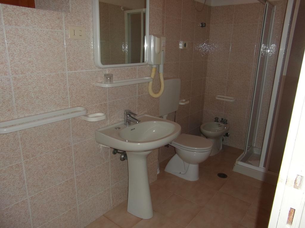 מרינה די קמפו Hotel Villa Nettuno חדר תמונה