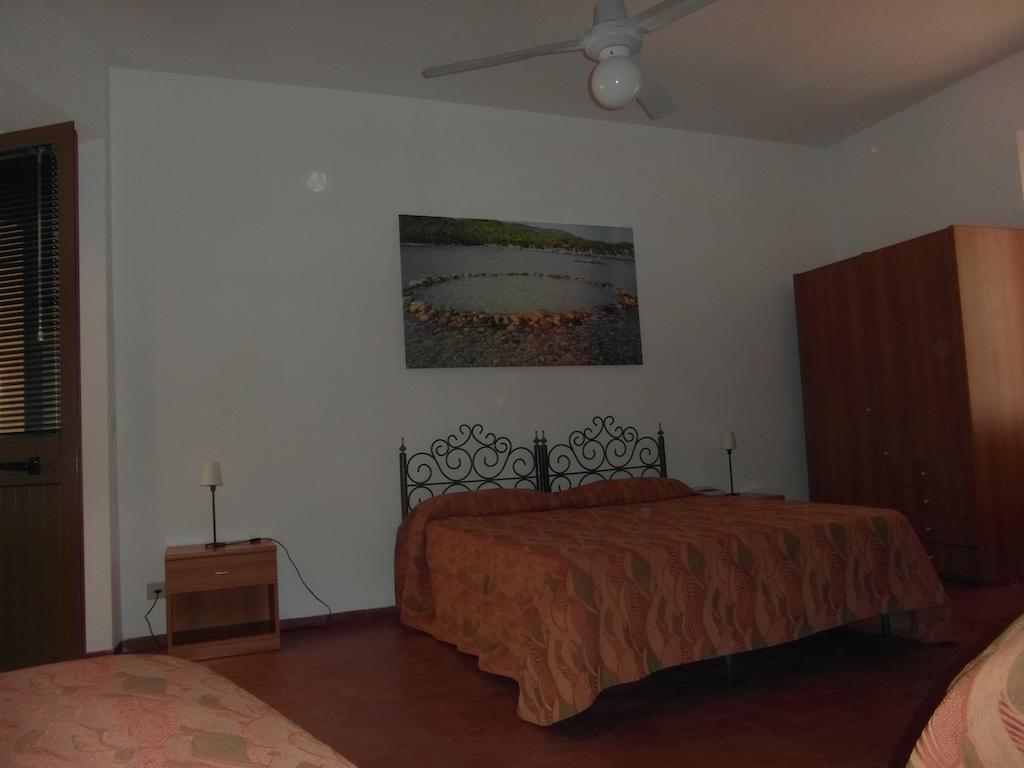 מרינה די קמפו Hotel Villa Nettuno חדר תמונה